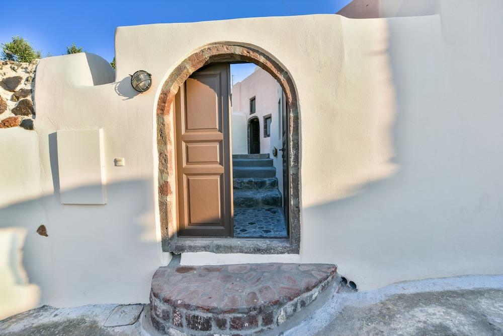 Elia 1968 Cave Houses