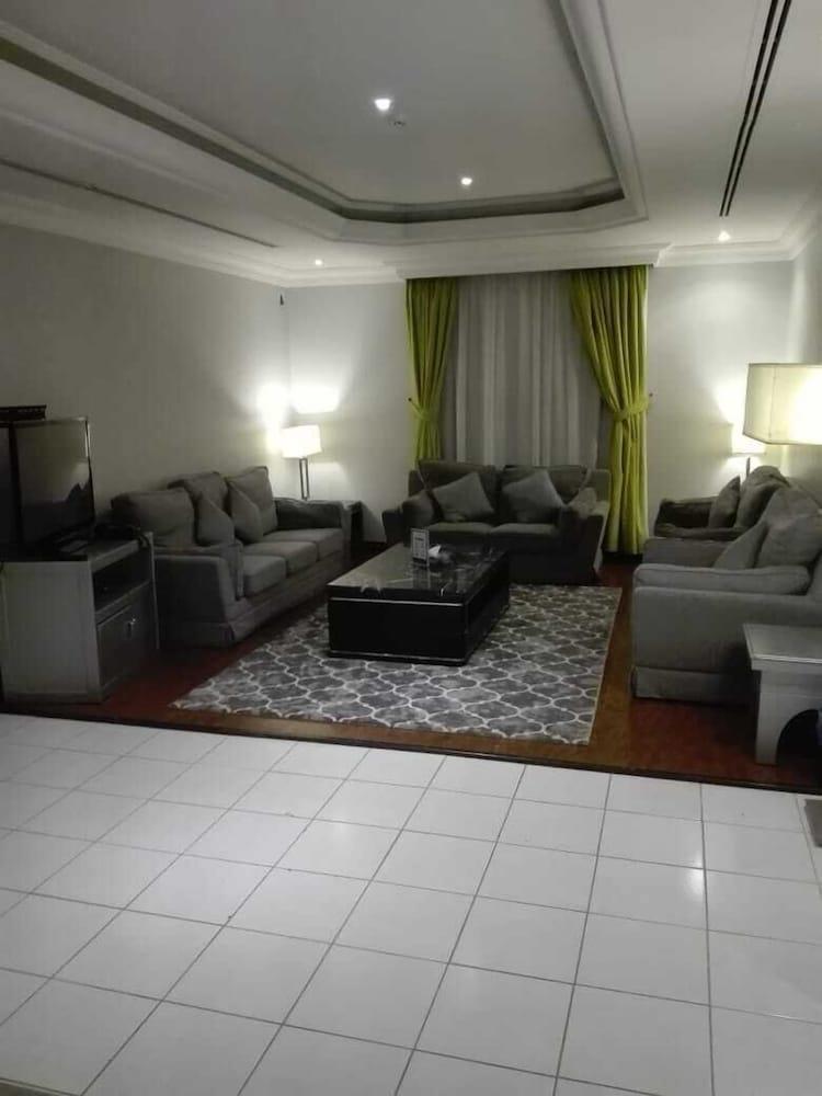 63 Hotel Suites