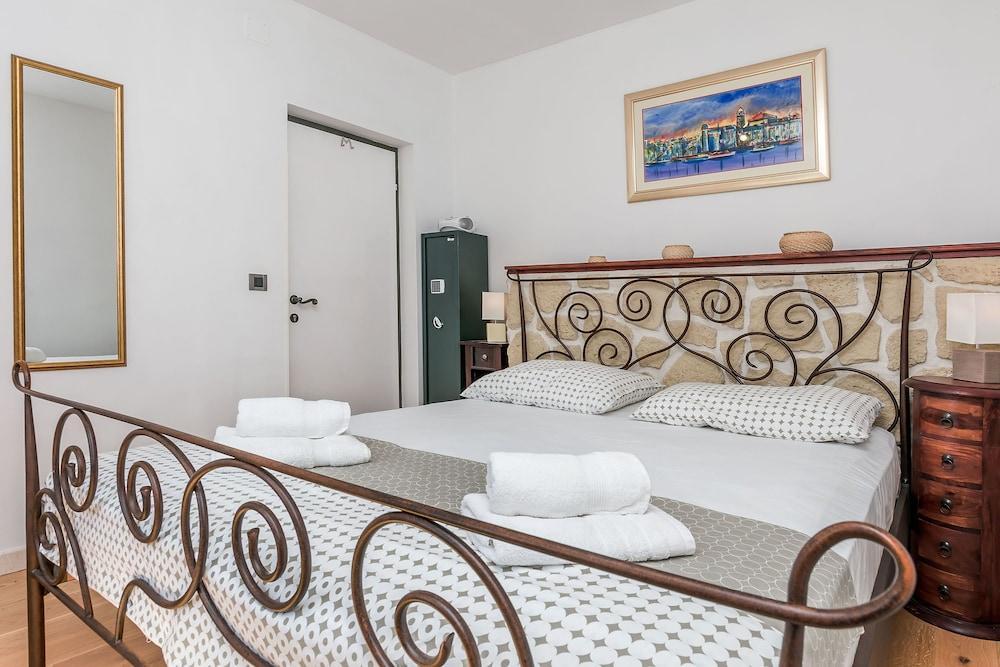 Villa Holiday Home Zvecanje