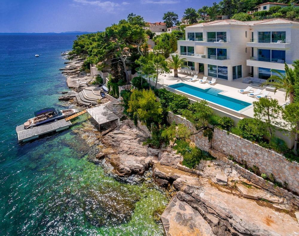 Beachfront Villa Seven Sins With Pool
