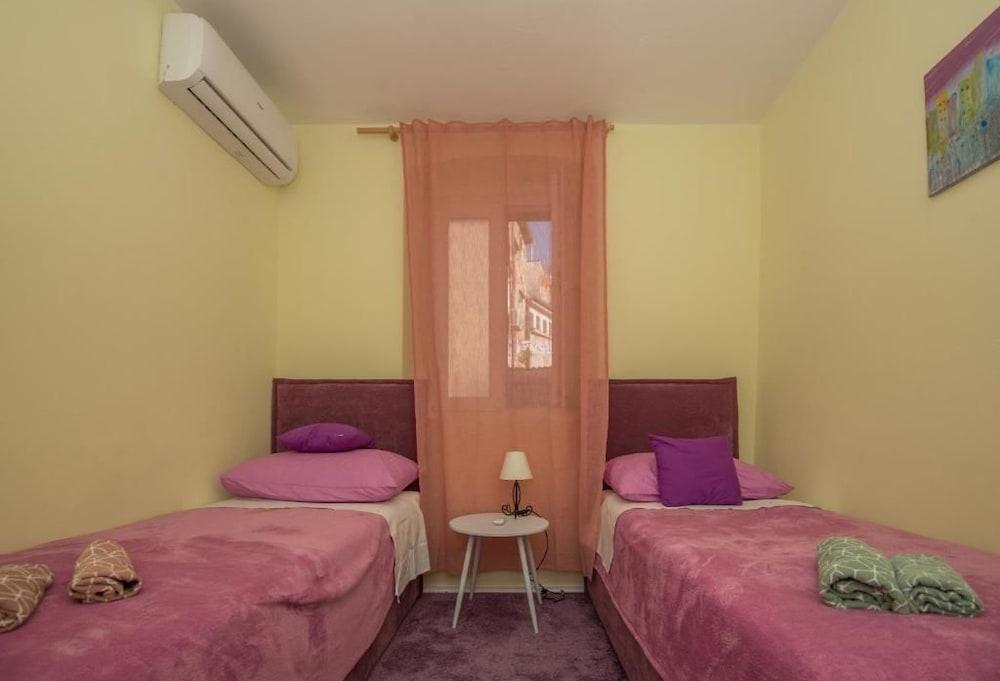 Tequila Apartments & Rooms