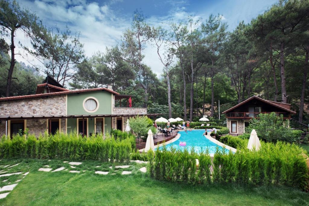 Zumrut Cirali Butik Hotel