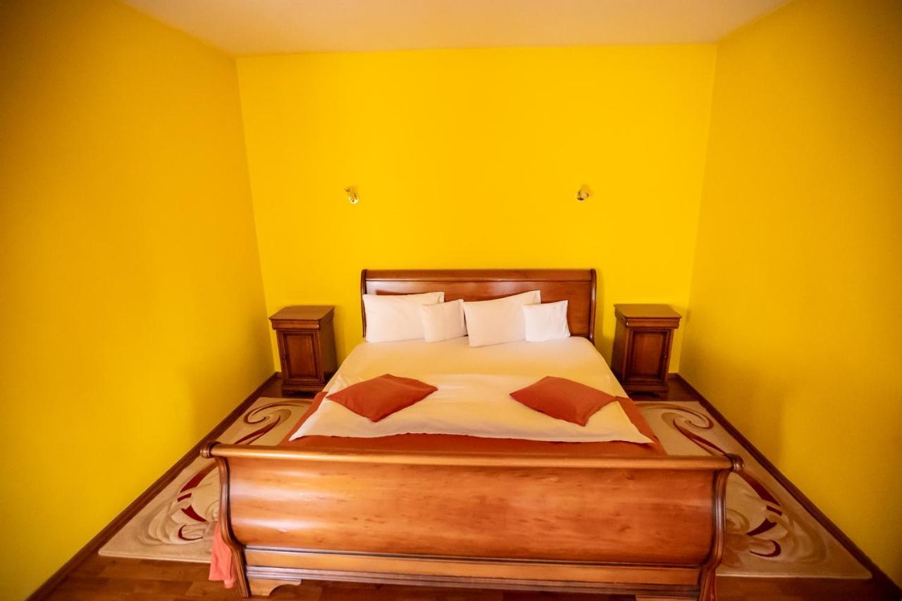 Pension Noroc Si Fericire