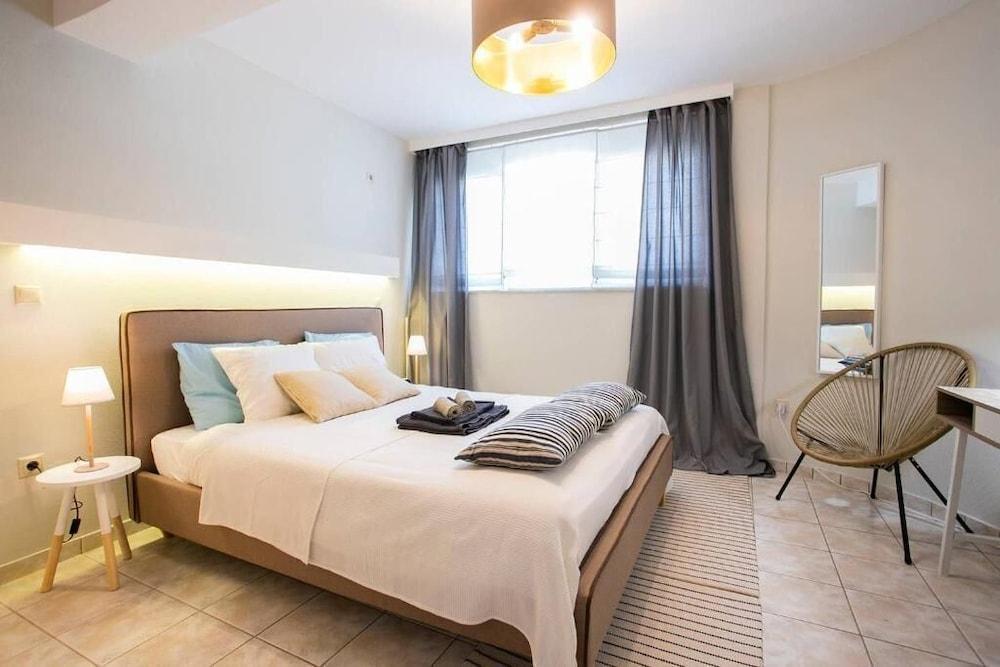 Garden House In Anavyssos