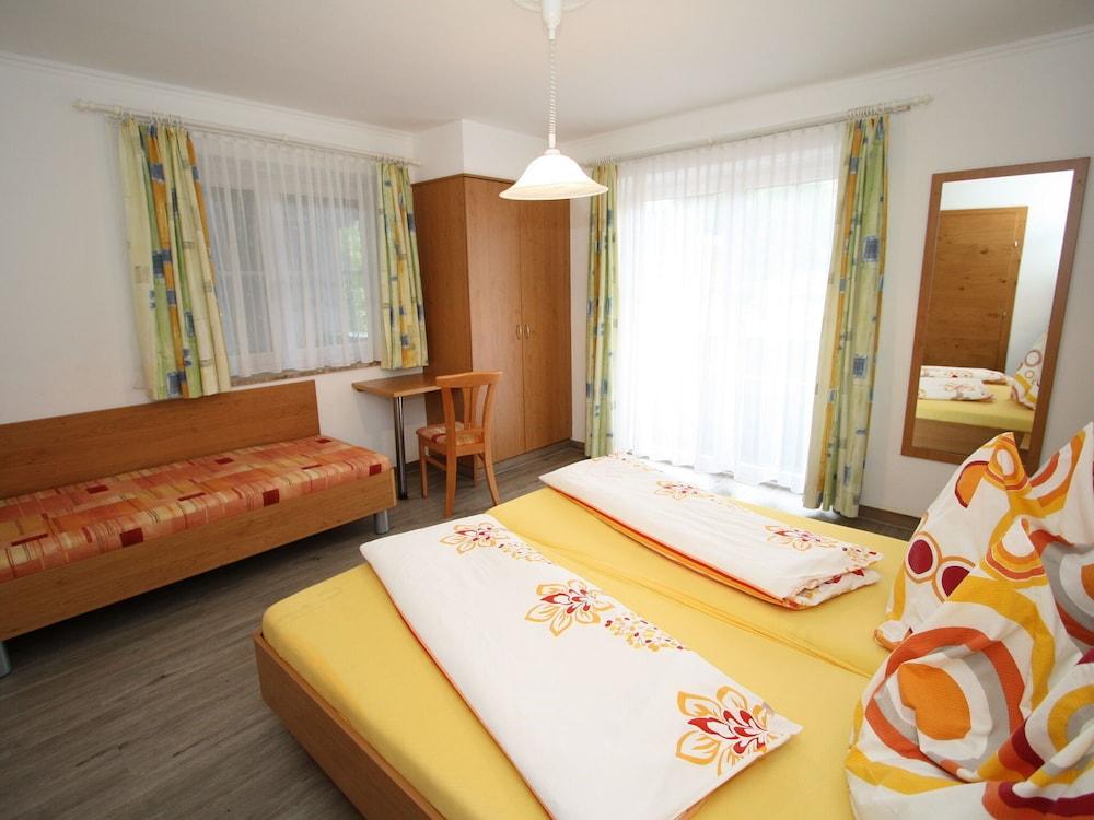 Spacious Holiday Home In Goldegg Near Ski Area