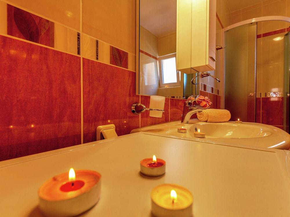 Authentic Apartment With Swimming Pool In Dramalj Croatia