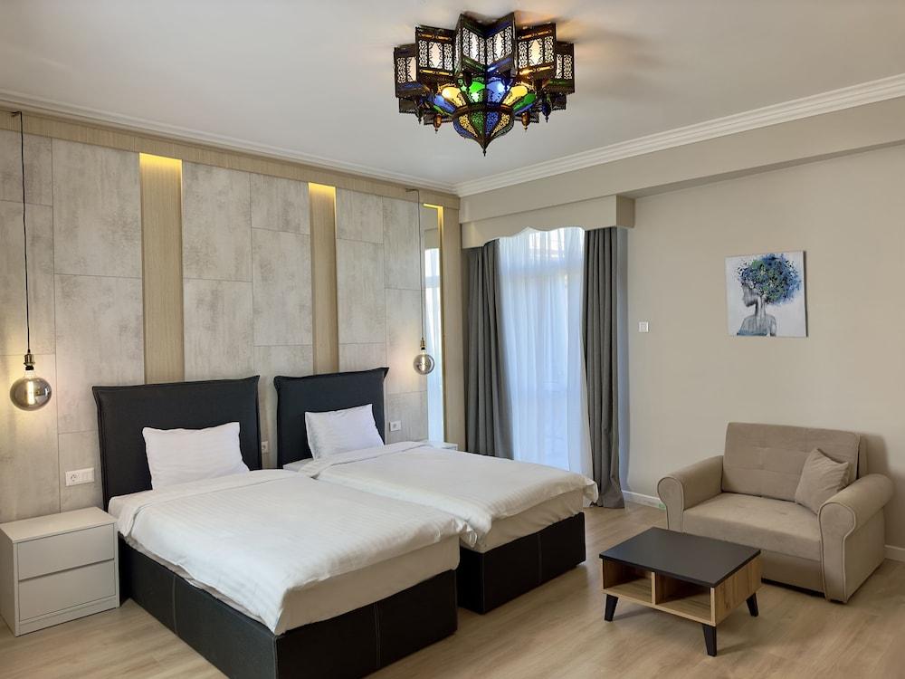 Piccolo Mondo Bucharest