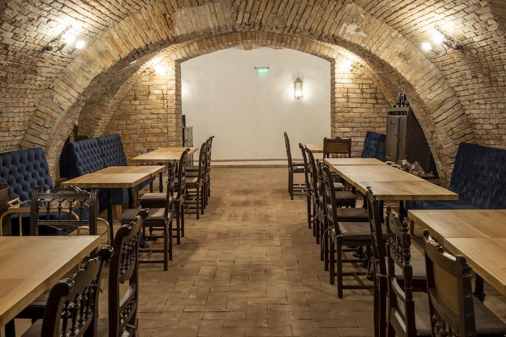 The Throne Boutique Hotel