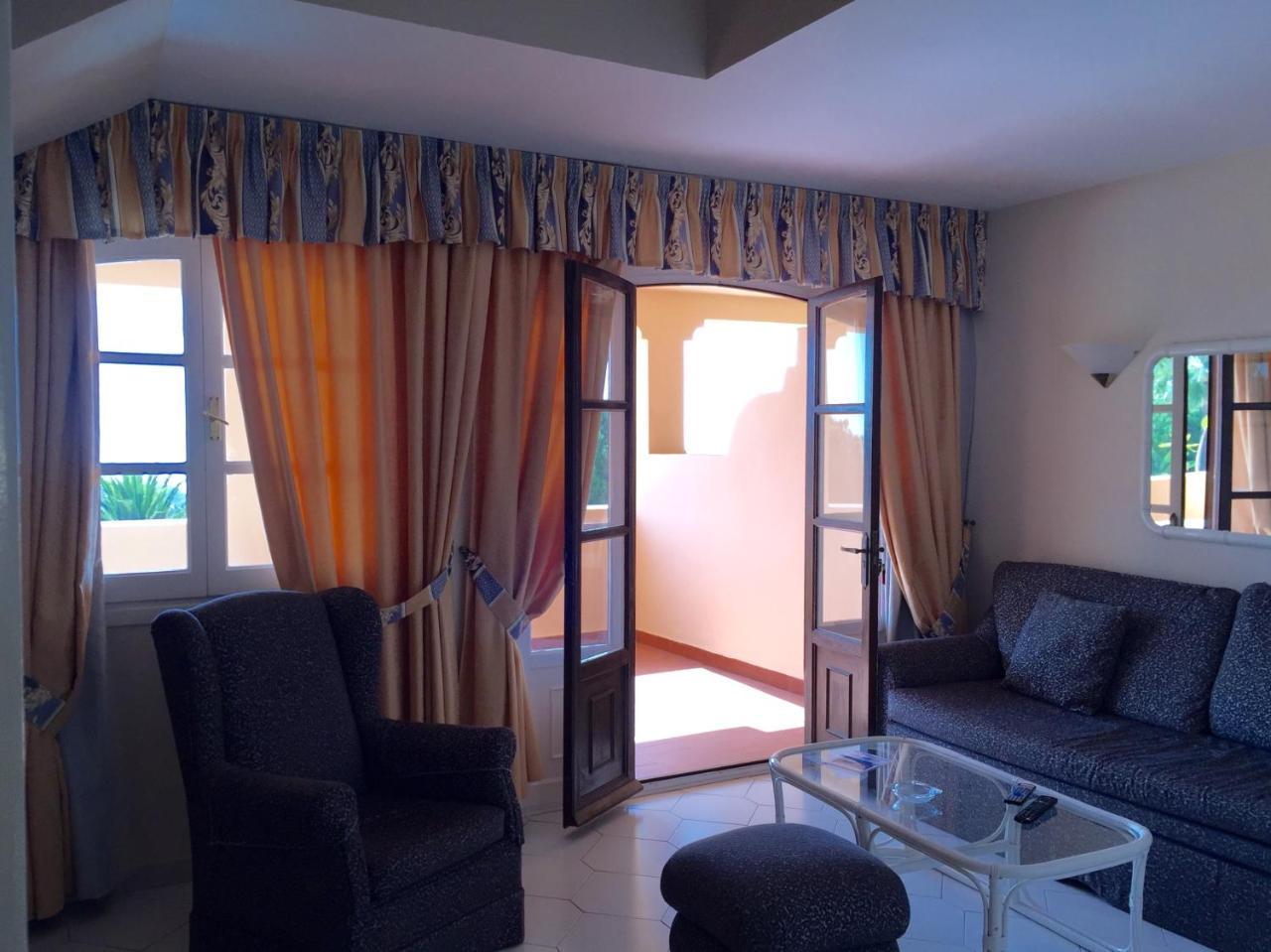 Apartamentos El Toro