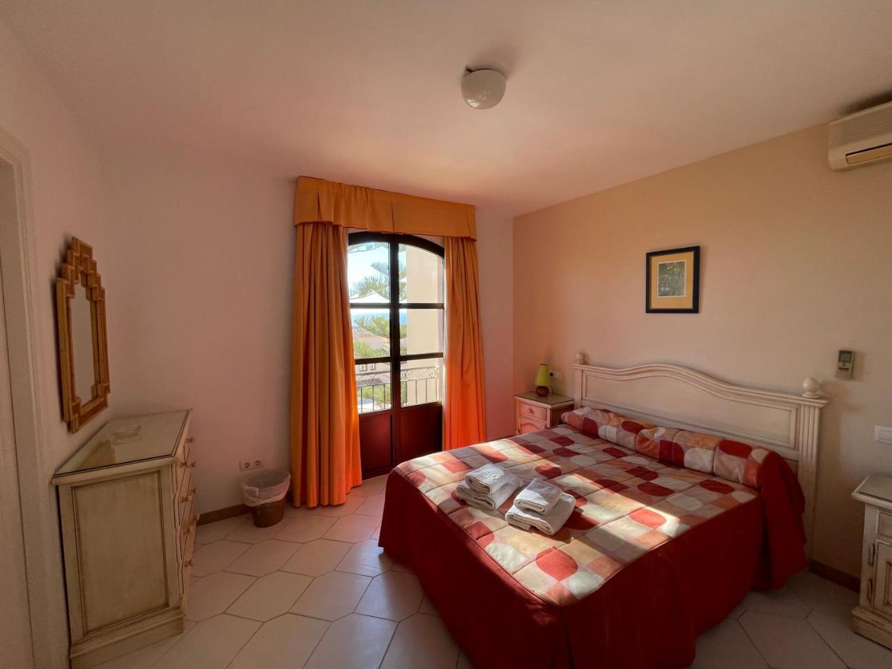 Apartamentos El Toro