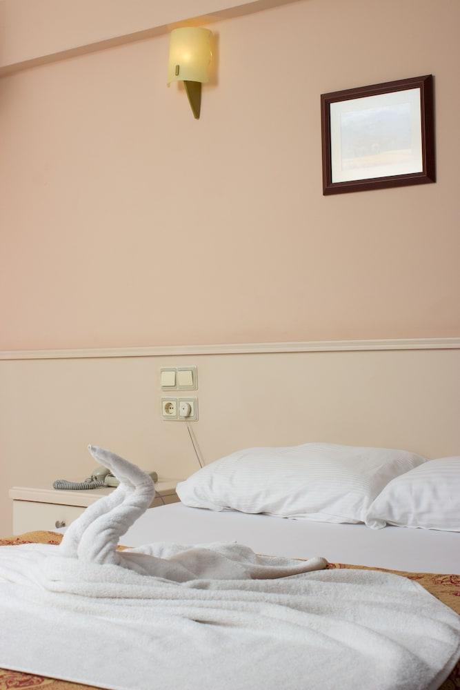 Ares Dream Hotel