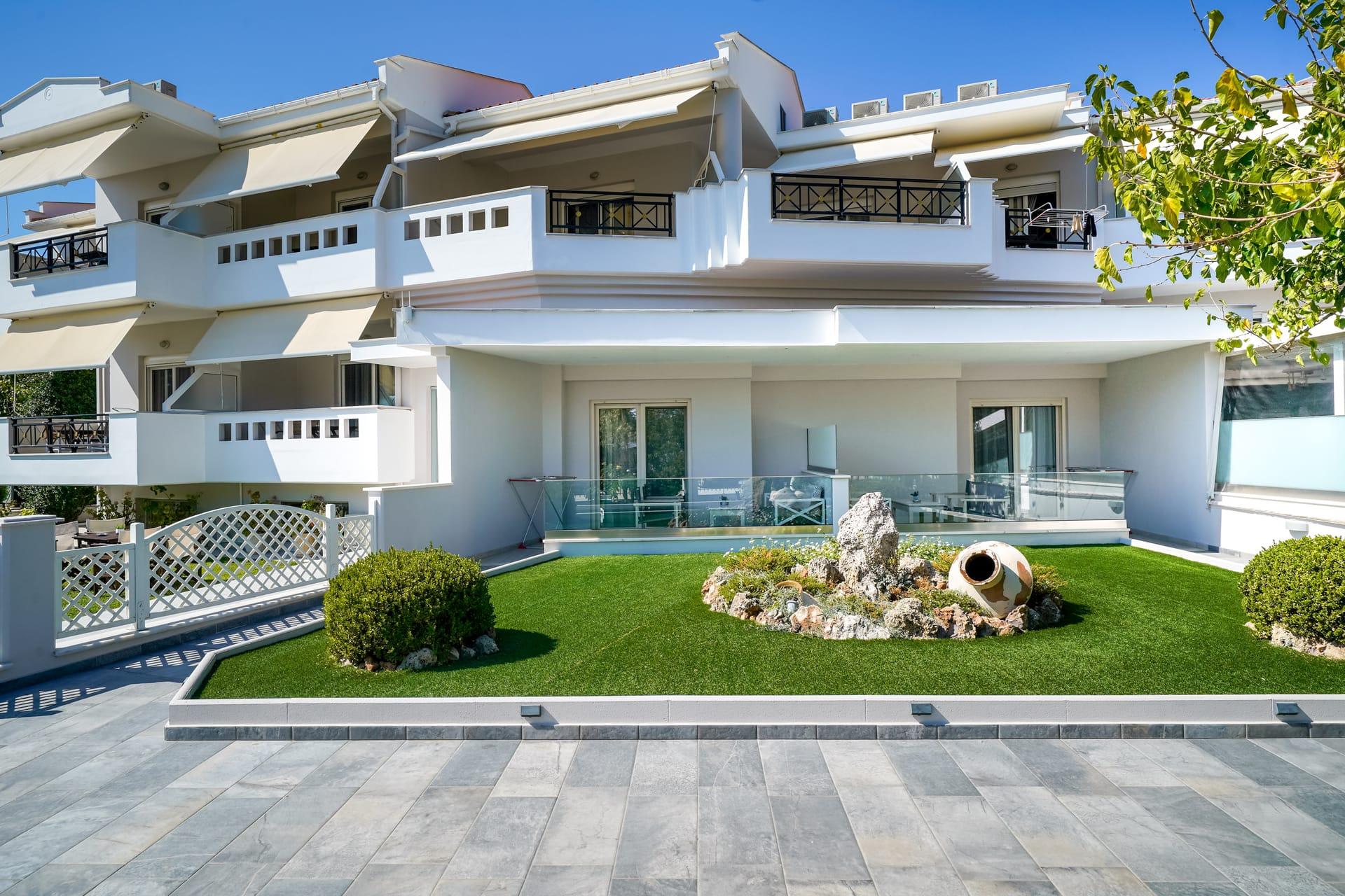 Nikolas Studios