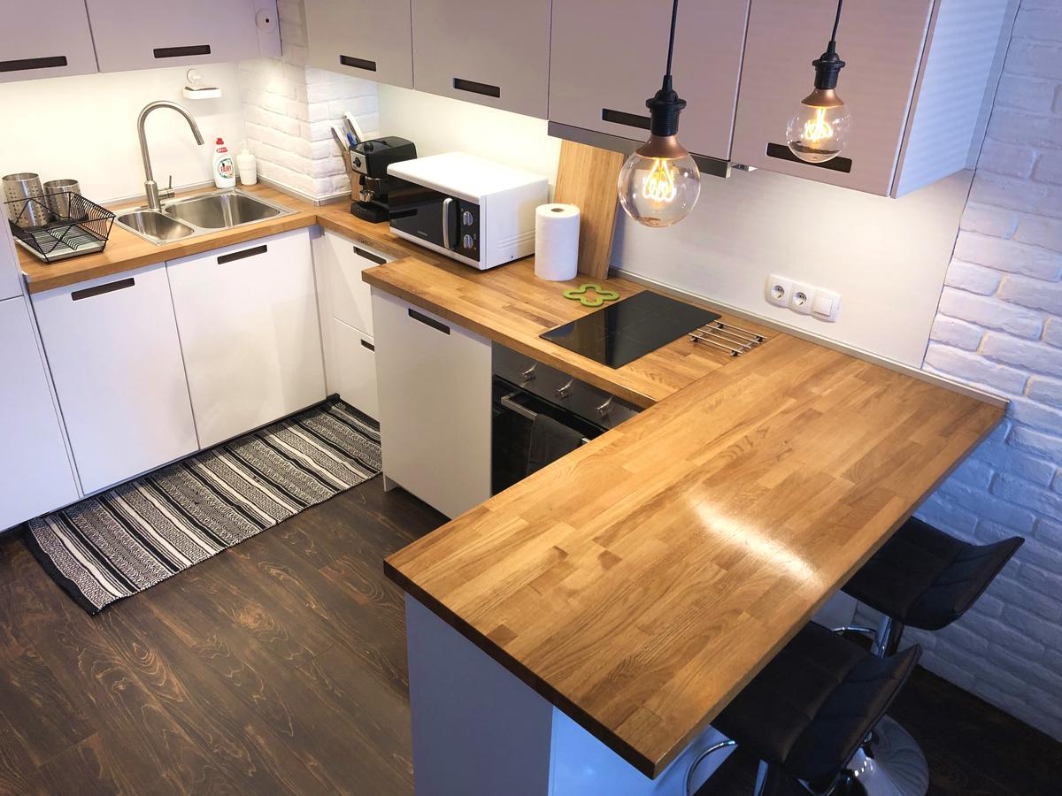 Unique Luxurious Jacuzzi Penthouse Duplex In City Center! 2 Baths! Free Parking!