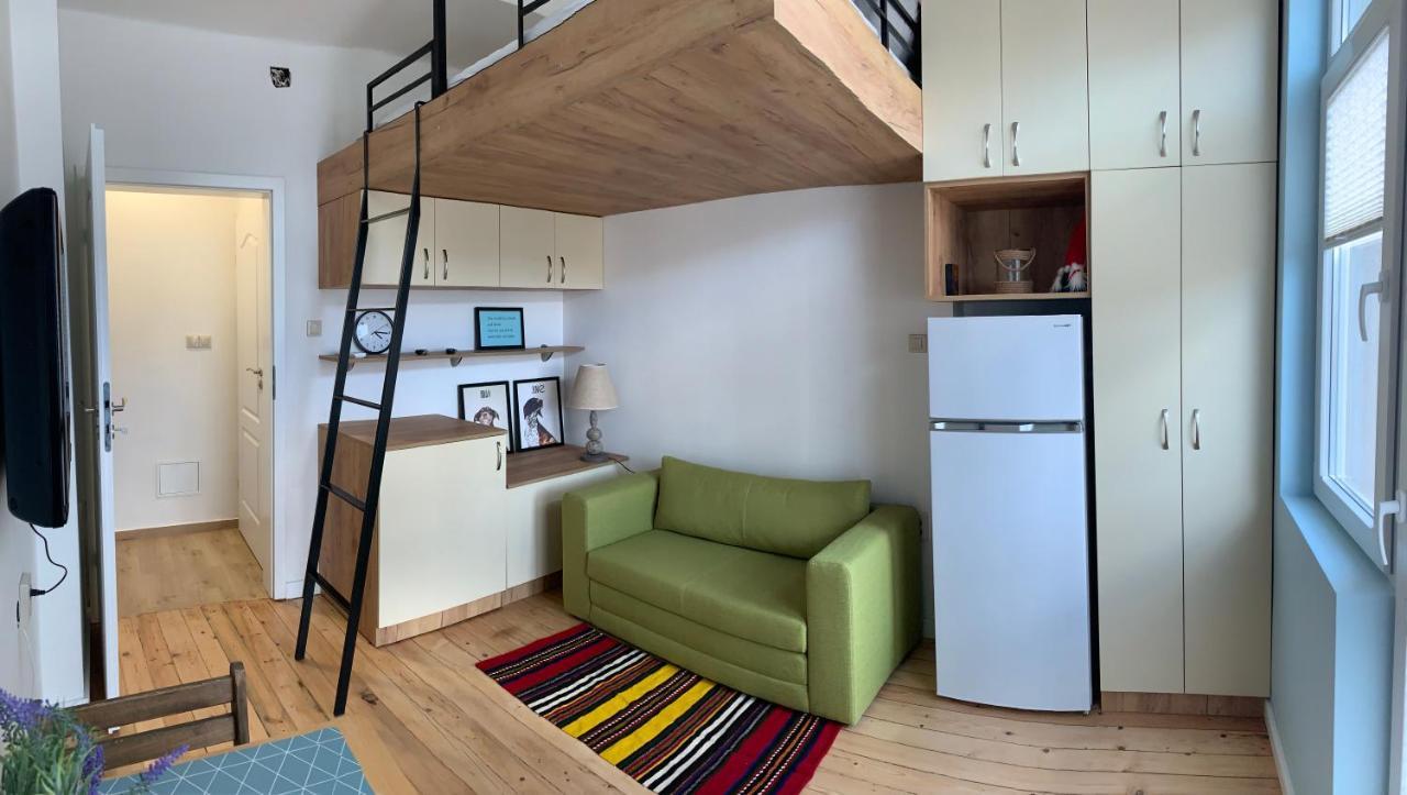 Campbell's Central Apartment