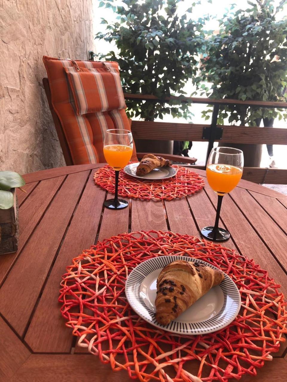 Studio Apartment Sweet Dreams