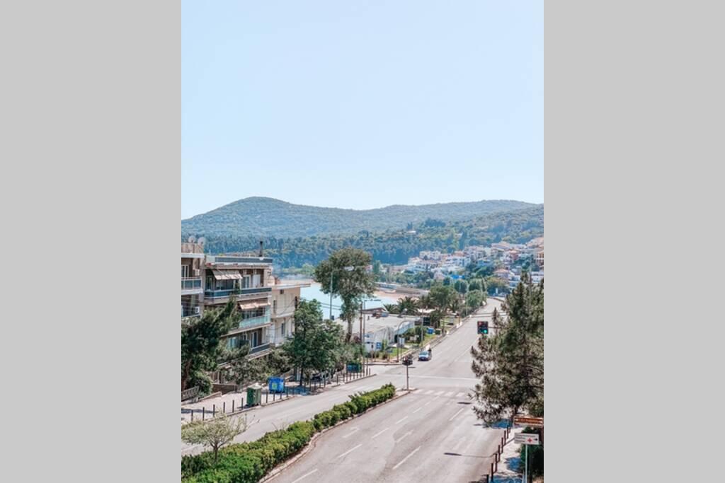 Seaside Apartment In Kalamitsa Area