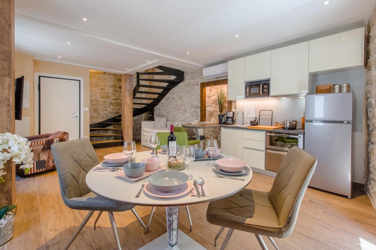 Luxury Apt Petra In 400 Year Old Stone House 4+2