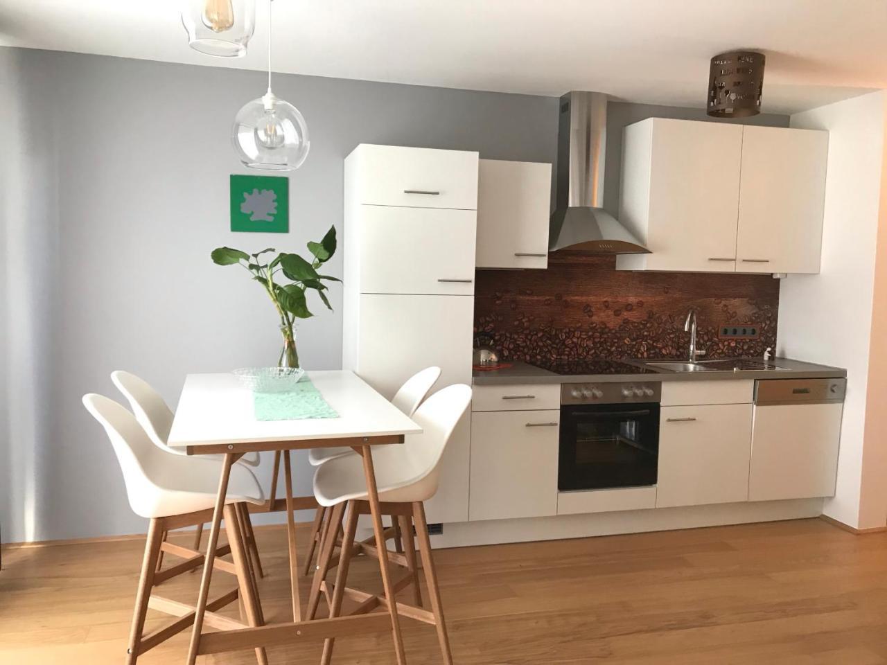 Yellow Flower Apartment With Pool 5 Min To Lake