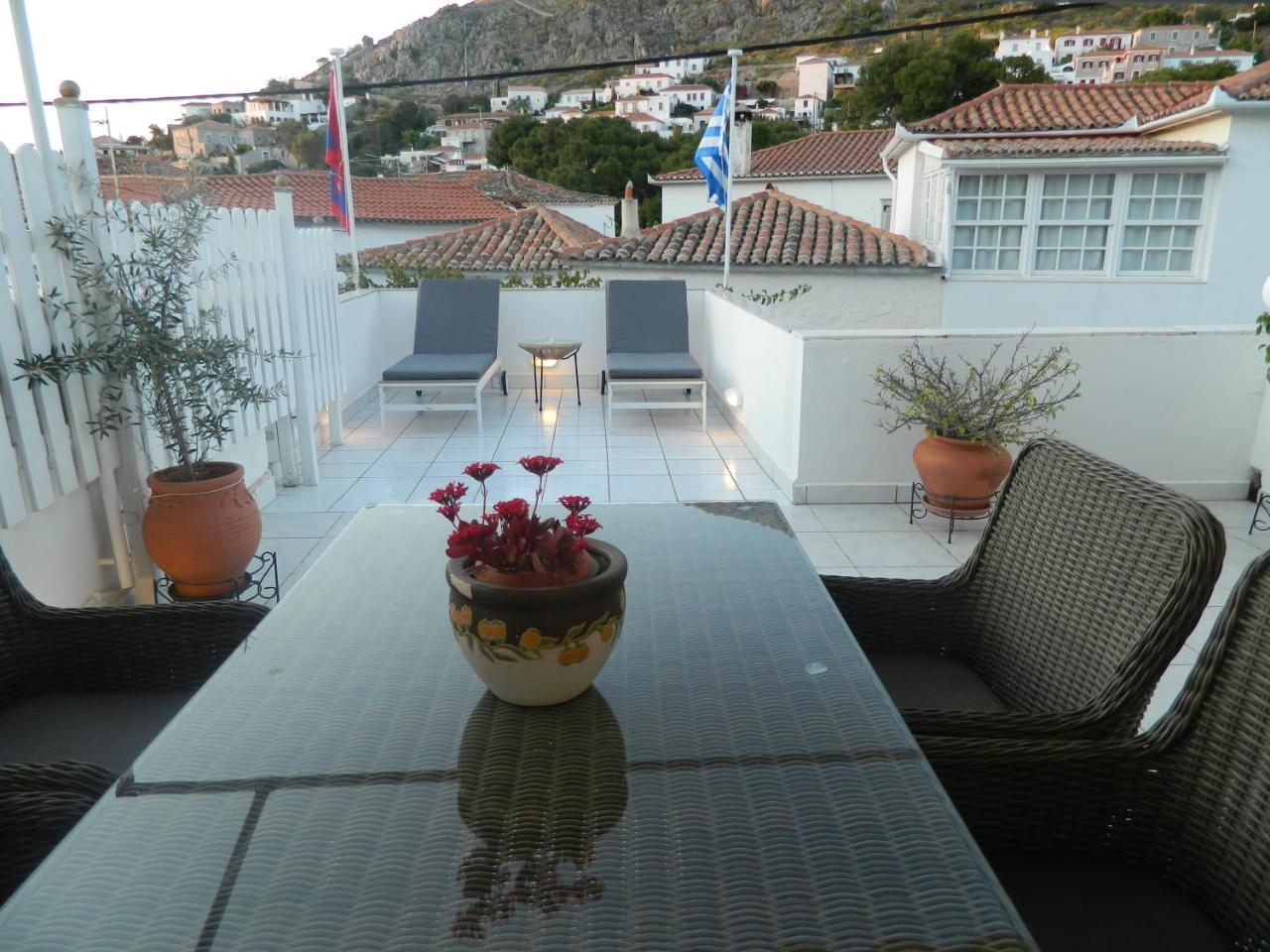 Perakis Apartments