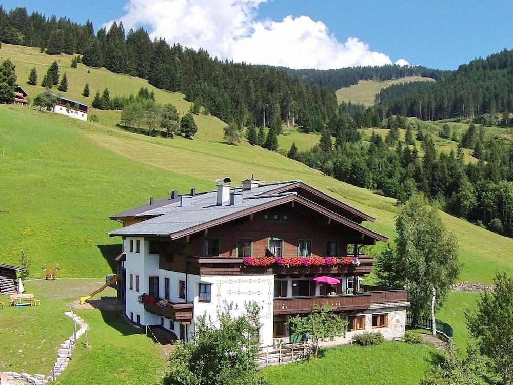 Modern Apartment Near Ski Area In Maria Alm