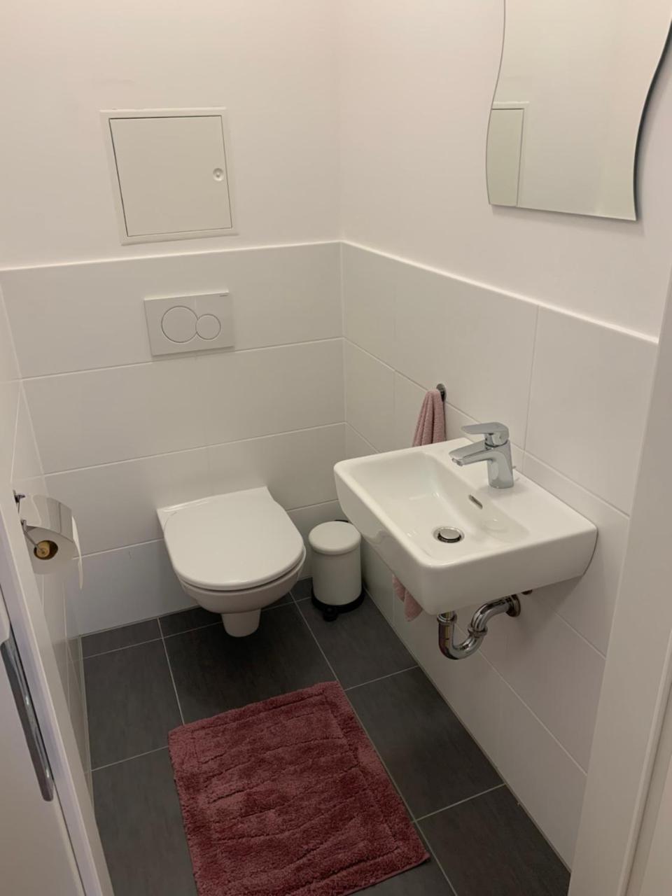 Modern Airconditioned City Apartment Close To Vic