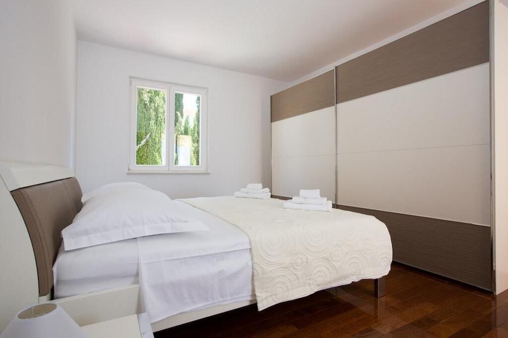 Apartments Nina Orasac