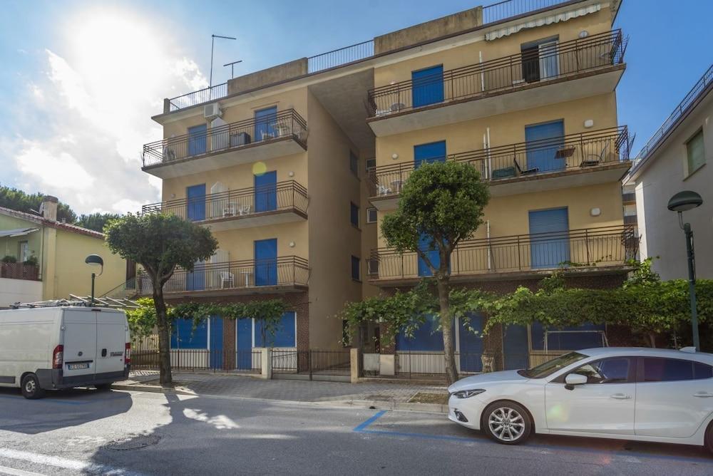 Beach&sun A Lignano Apartment