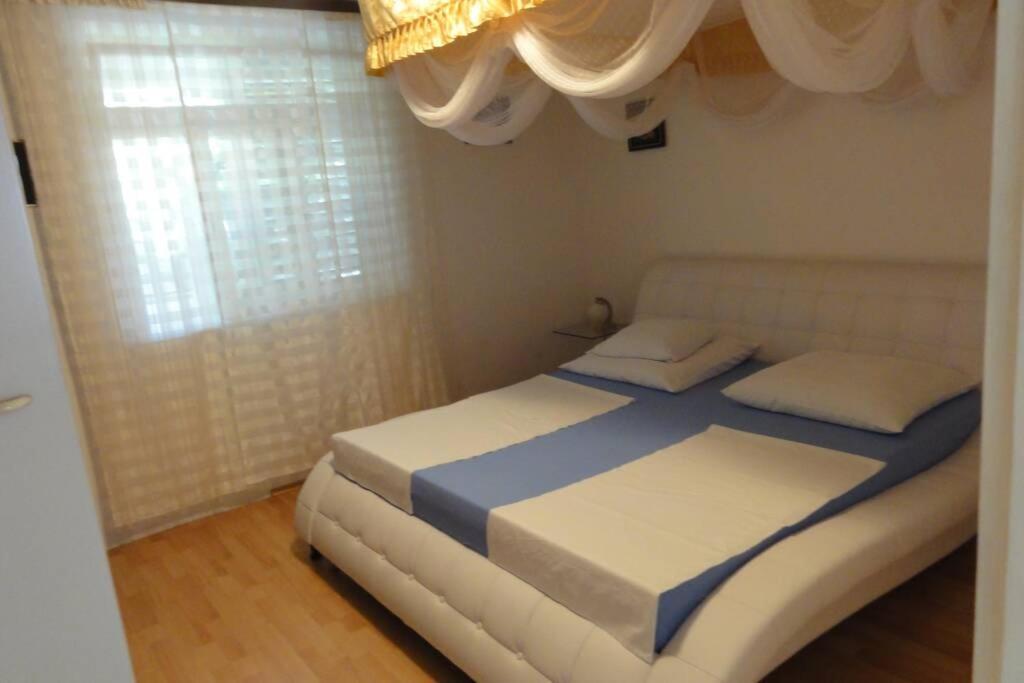 Croatia Zadar Borik Family Apartment With Garten View Number 2