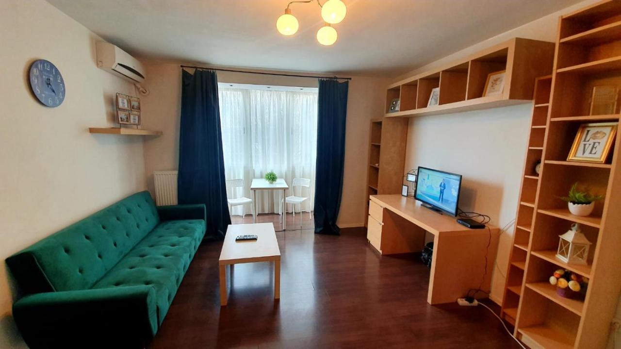 Bucharest, Downtown, Square Unirii