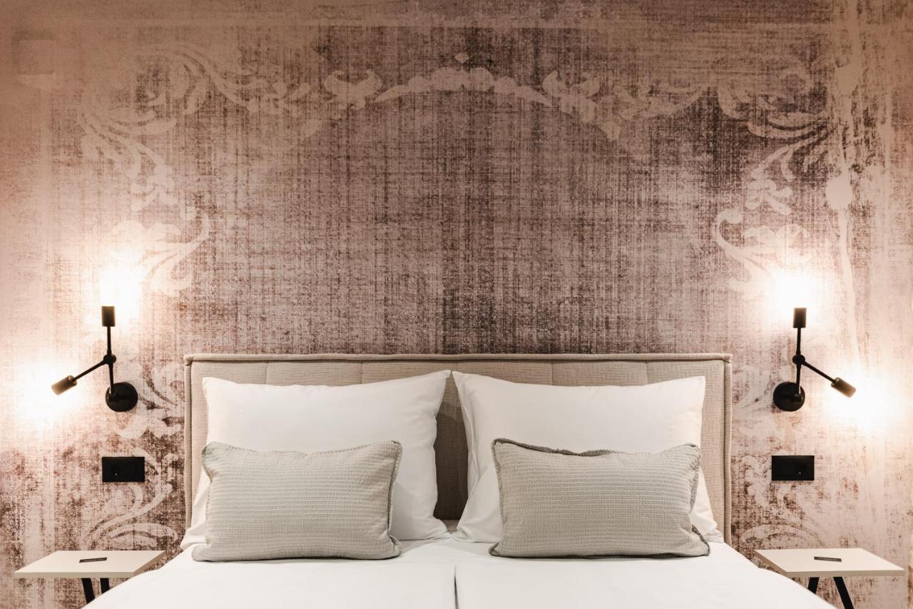 Amoretta Rooms