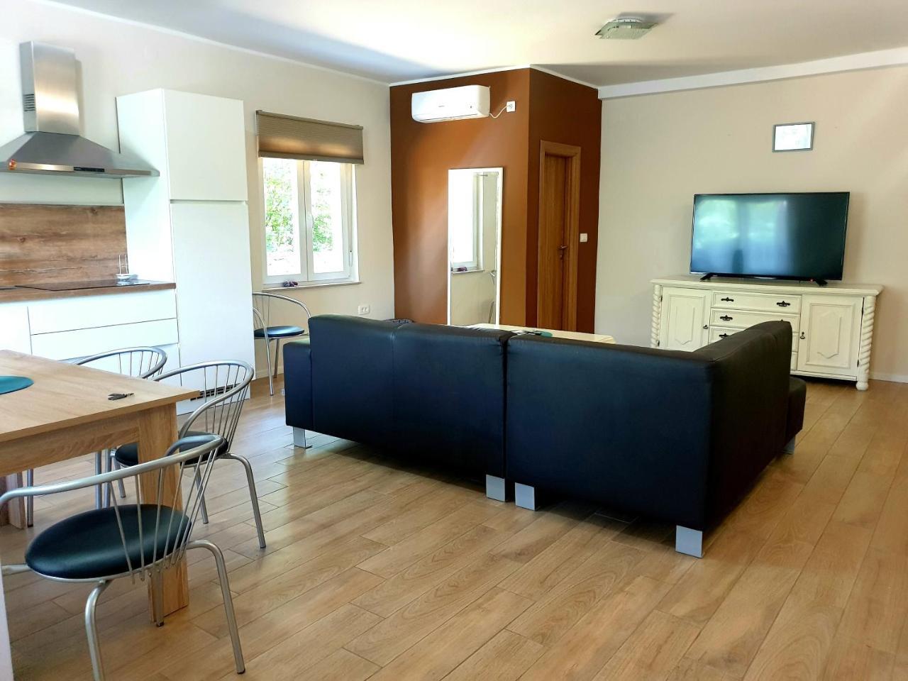 Apartman Diana 75 M2 2 Bedrooms Grill