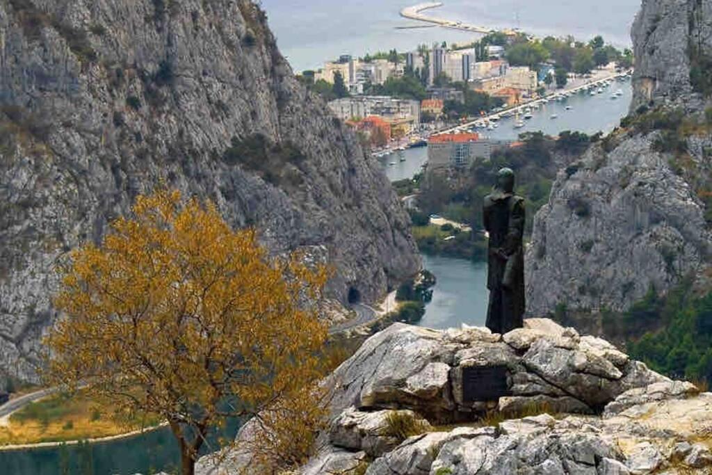 Sara Apartment Punta Omis Near Sandy Beach