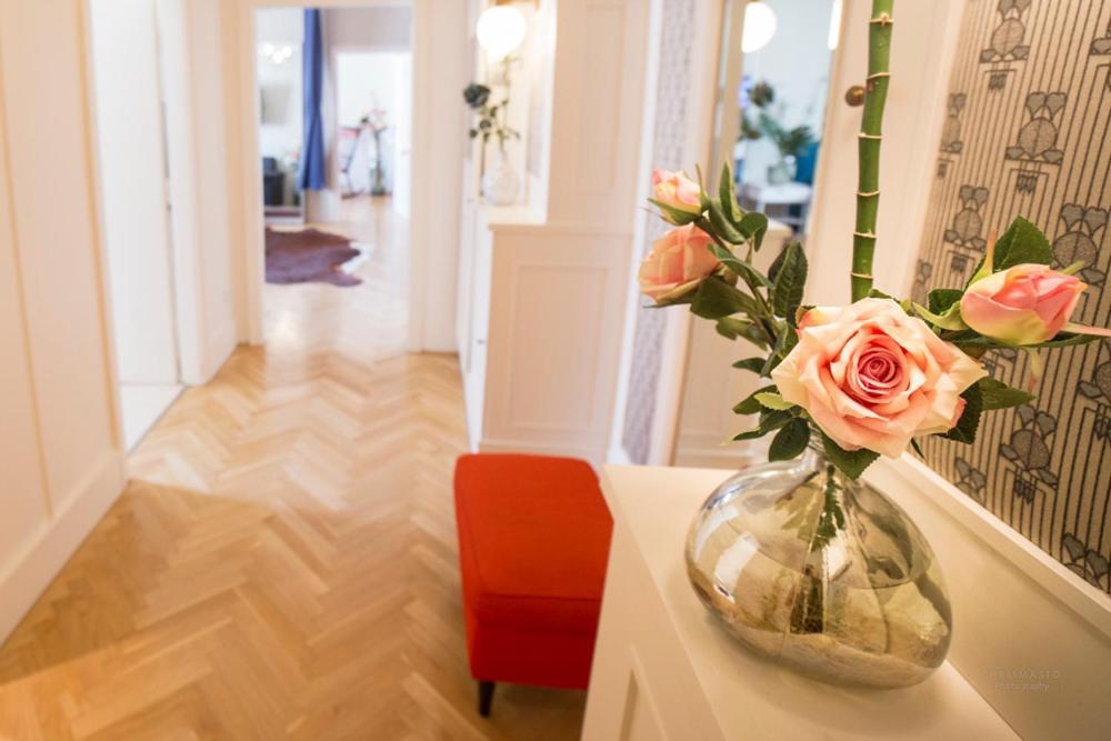 Center Apartment With 360 Rooftop