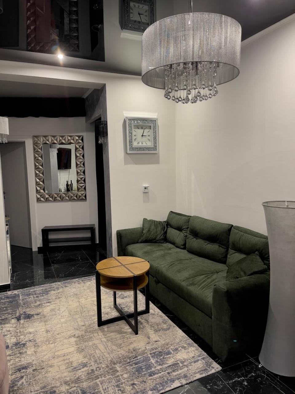 Apartman Slay