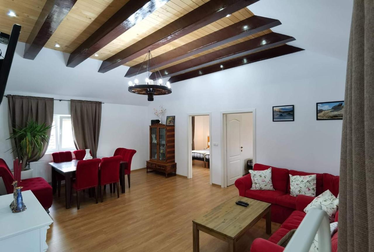 Apartament 2 Camere Casa Divertis