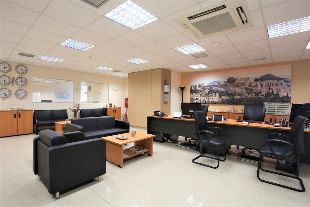 Gk Airport Suites