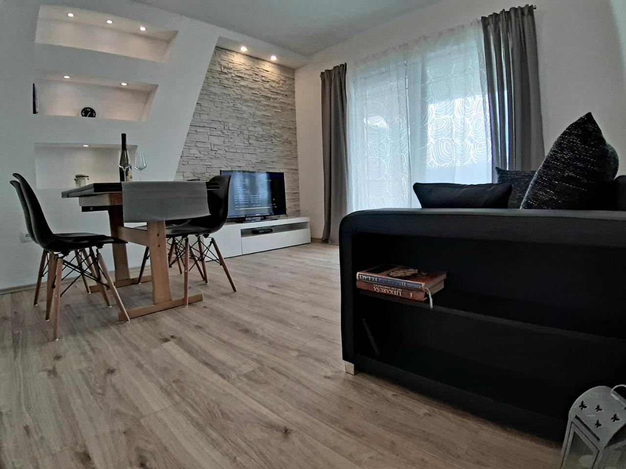 Modern Apartment With Seaview