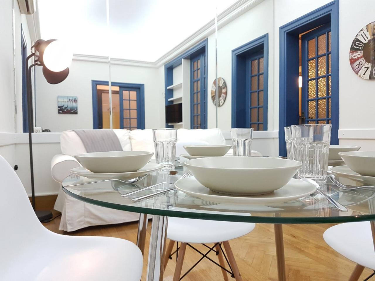 Errathens Aegean Apartment Athens Center, 5 Bd, 2 Bath