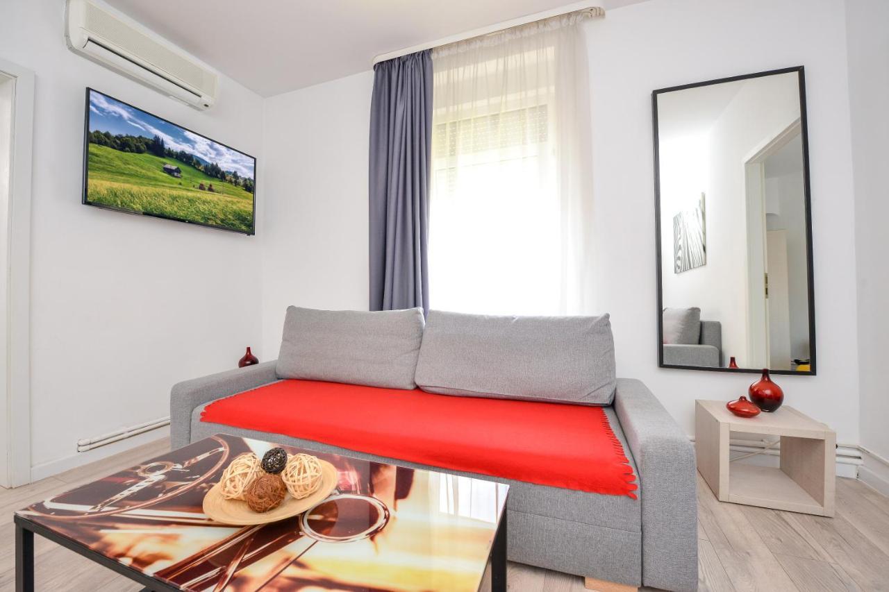 Luxury Apt Next To The Old Town