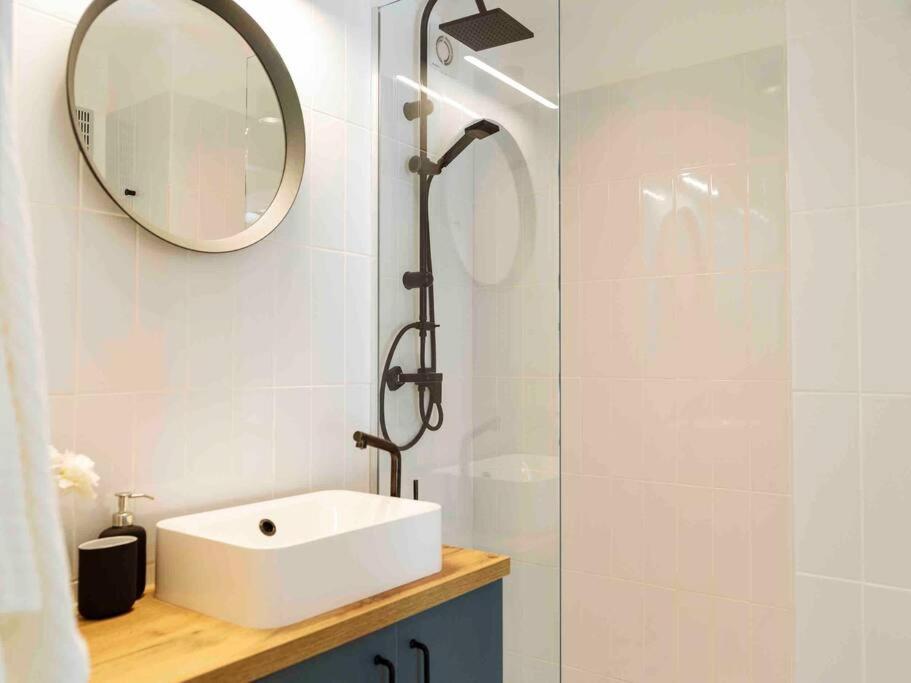 Bright 2br Apartment Top Location City Balcony