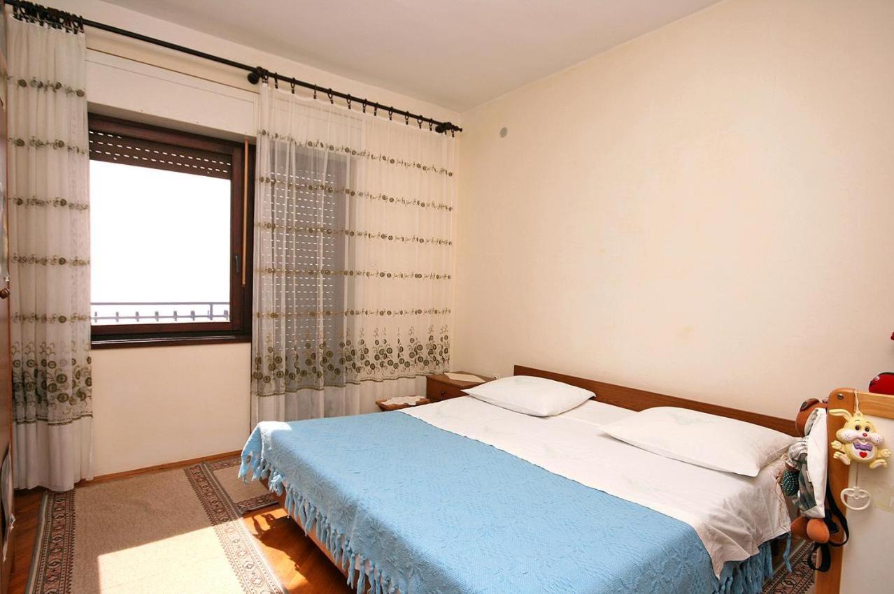 Apartments With A Parking Space Bilo, Primosten 4662