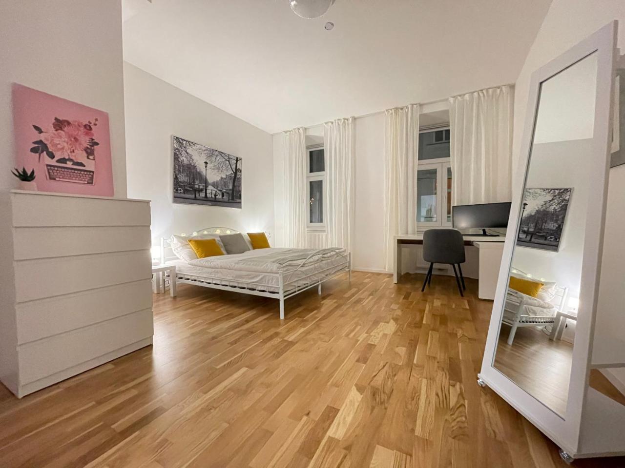 Big Apartment Vienna