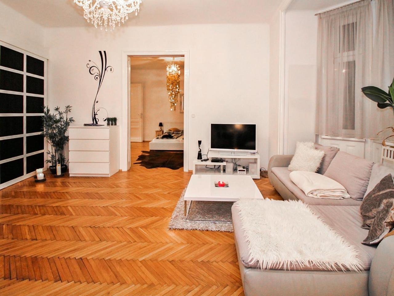 Apartment Romantic Living