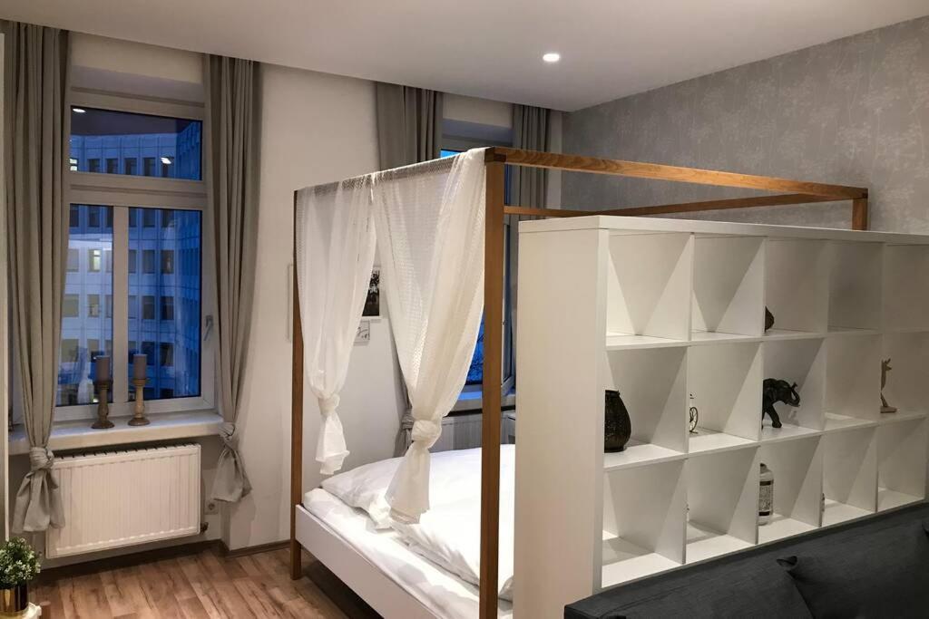 Zeus Design Apartments Modern & Warm City