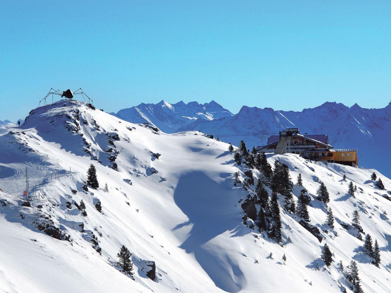Spacious Apartment In Uderns Near Ski Area