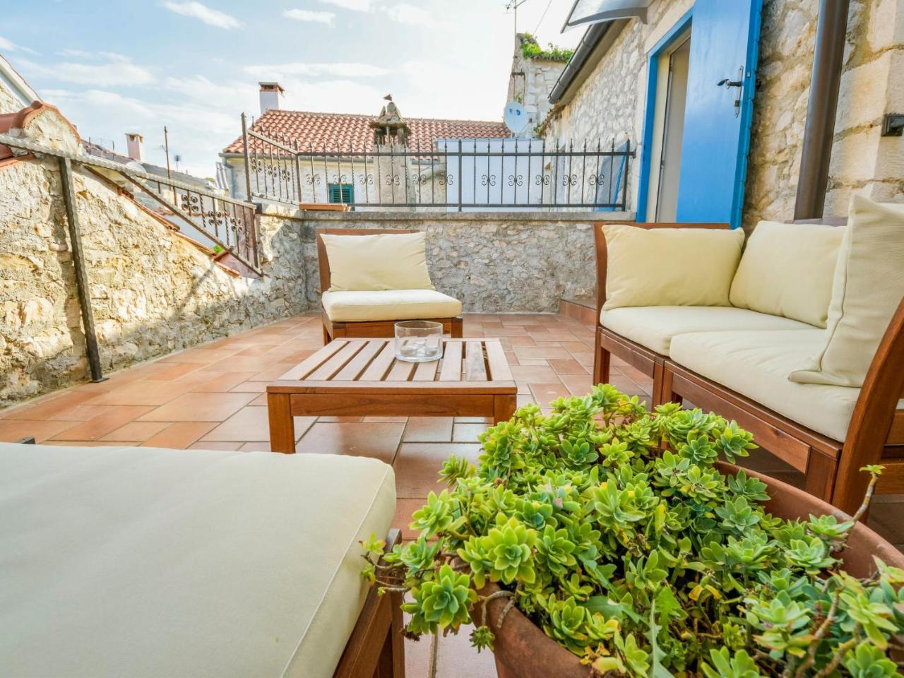 Holiday Home Mali Dvori by Interhome