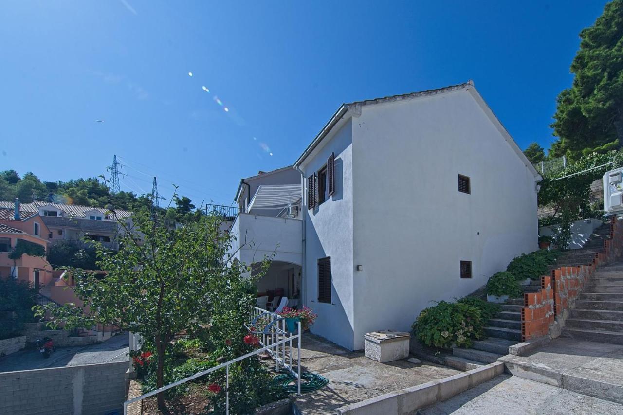 Apartments With A Parking Space Postira, Brac 11168