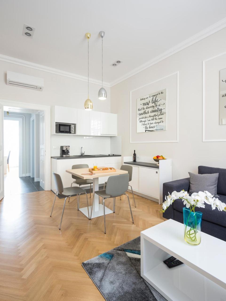 White Rose Apartment