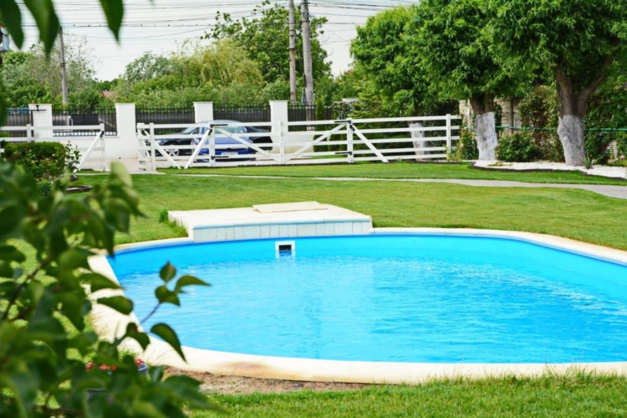 Neferprod Apartments Is Cam 06