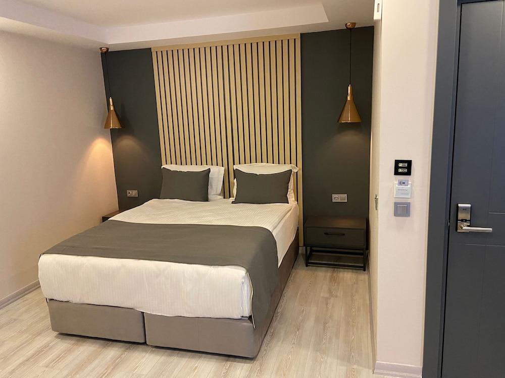 Antik Hotel House